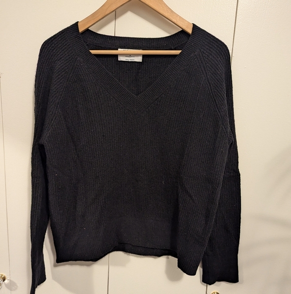 Old Navy Black V Neck Cozy Sweater - Pullover Sweatshirt - Picture 4 of 10